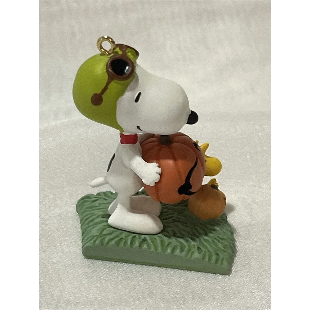 Hallmark 2012 The‎ Peanuts Gang, Snoopy & Woodstock o' Lanterns Halloween